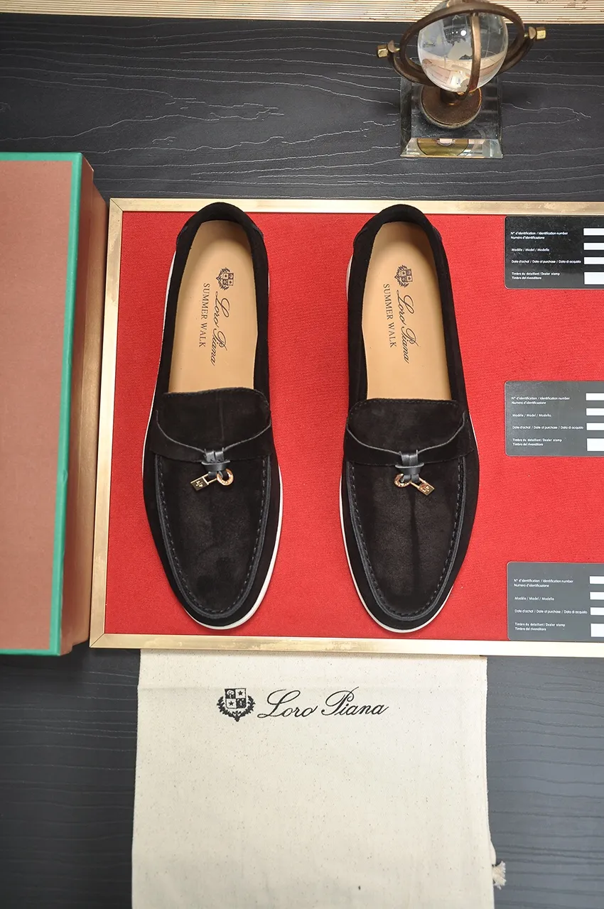 Men's shoes 💰400💶[𝐥𝐨𝐫𝐨 𝐏𝐢𝐚𝐧𝐚] [Couple model] High-end quality, affordable price, LP classic loafers, Italian treasure brand, the only brand that can match Hermès! Only after wearing it do we know that we can’t live up to our feet. Women’s code: 35-40 (customized sizes 34, 41, 42 are non-returnable) Men’s code: 38-44 (customized 45, 46, 47, 48 are non-refundable) Fabric: Customized imported cashmere Lining: Customized imported fetal cowhide Foot: Imported benzene-dyed calfskin Outsole: Exclusive original glass rubber outsole